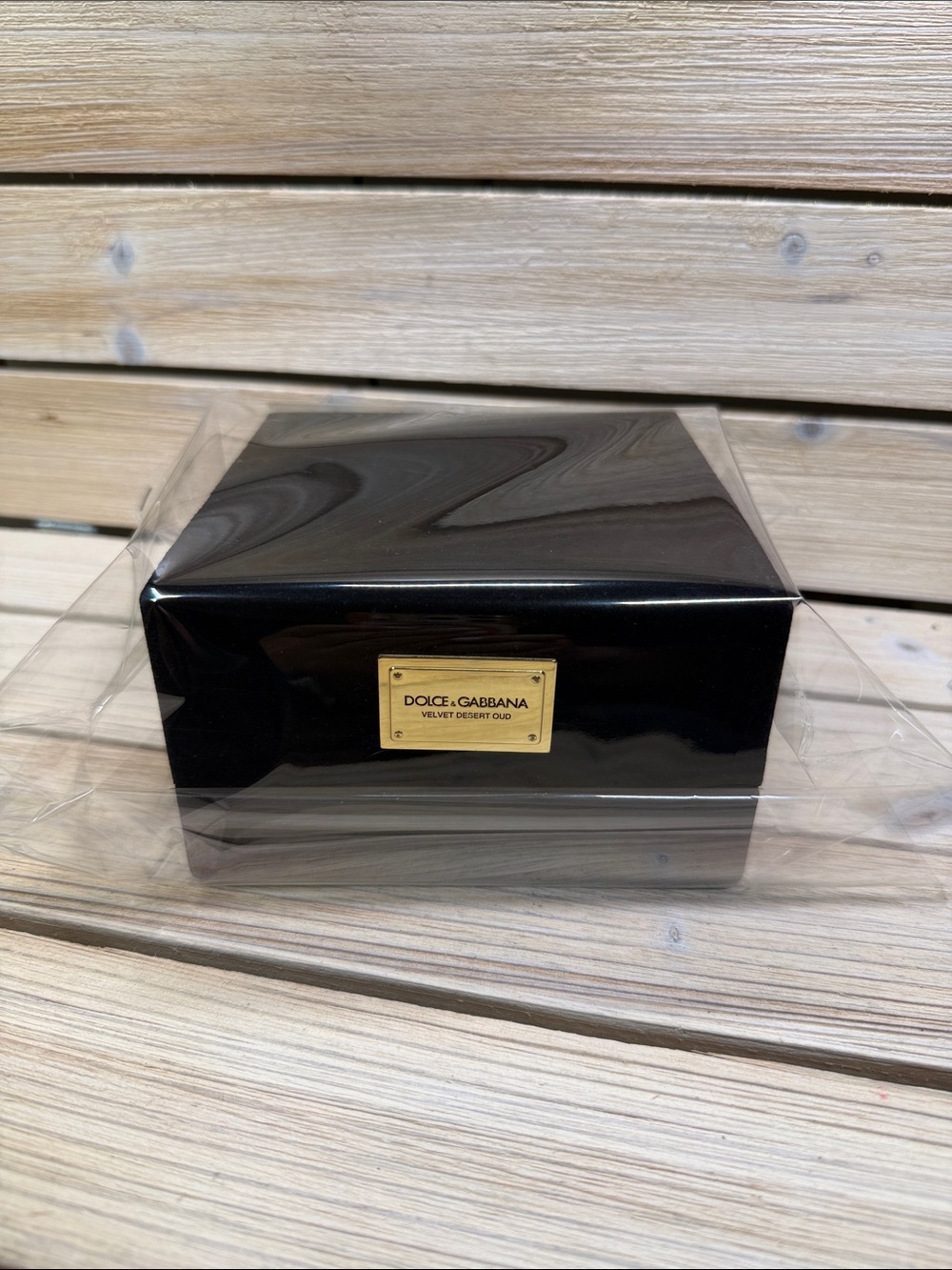 Dolce & Gabbana Velvet Desert Oud (Black Velvet Box - does not contain parfum)